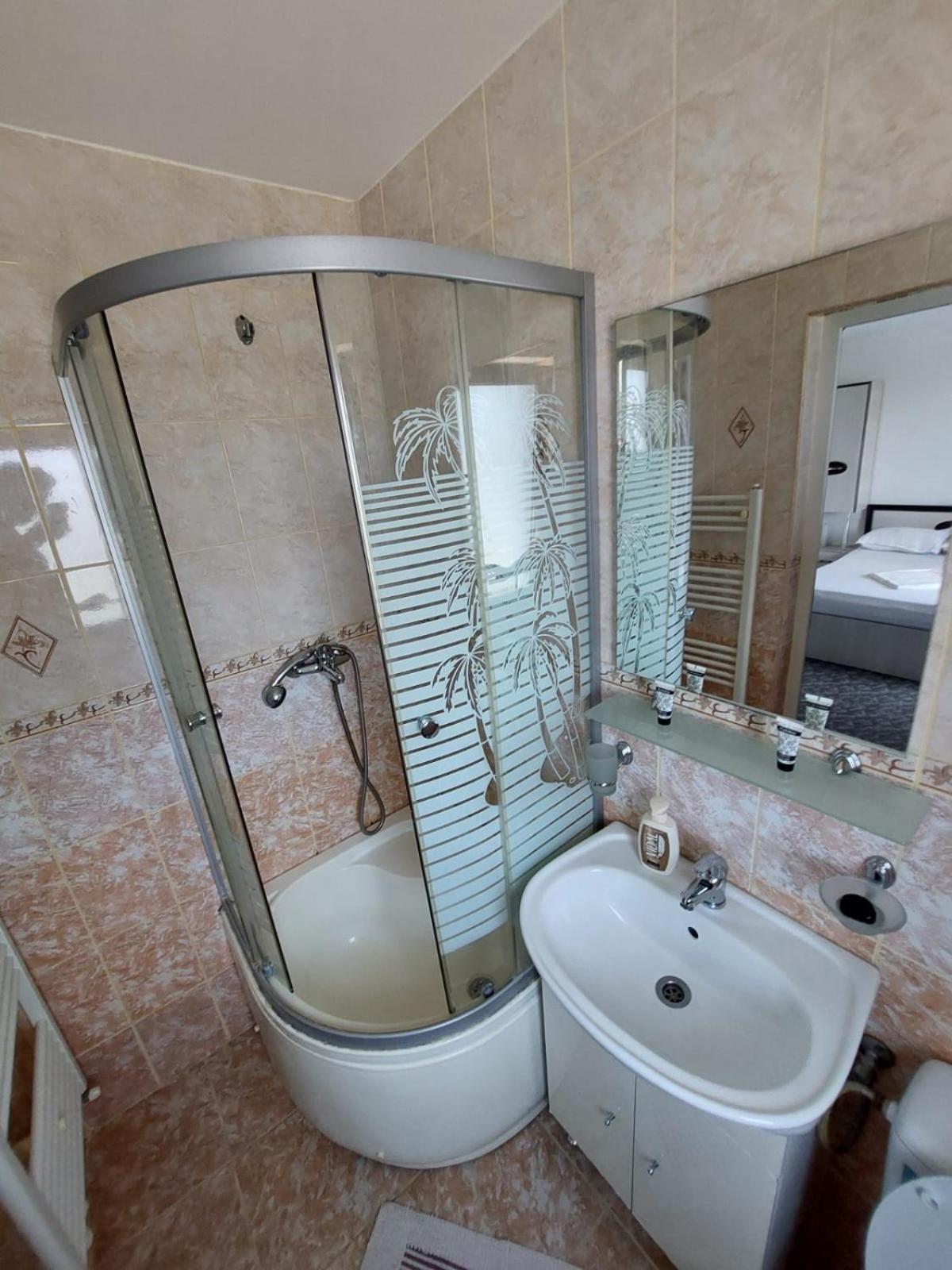 Hotel Casa Jolie à Constanţa Extérieur photo